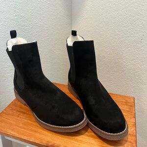 LOFT Women’s Black Suede Chelsea Boots